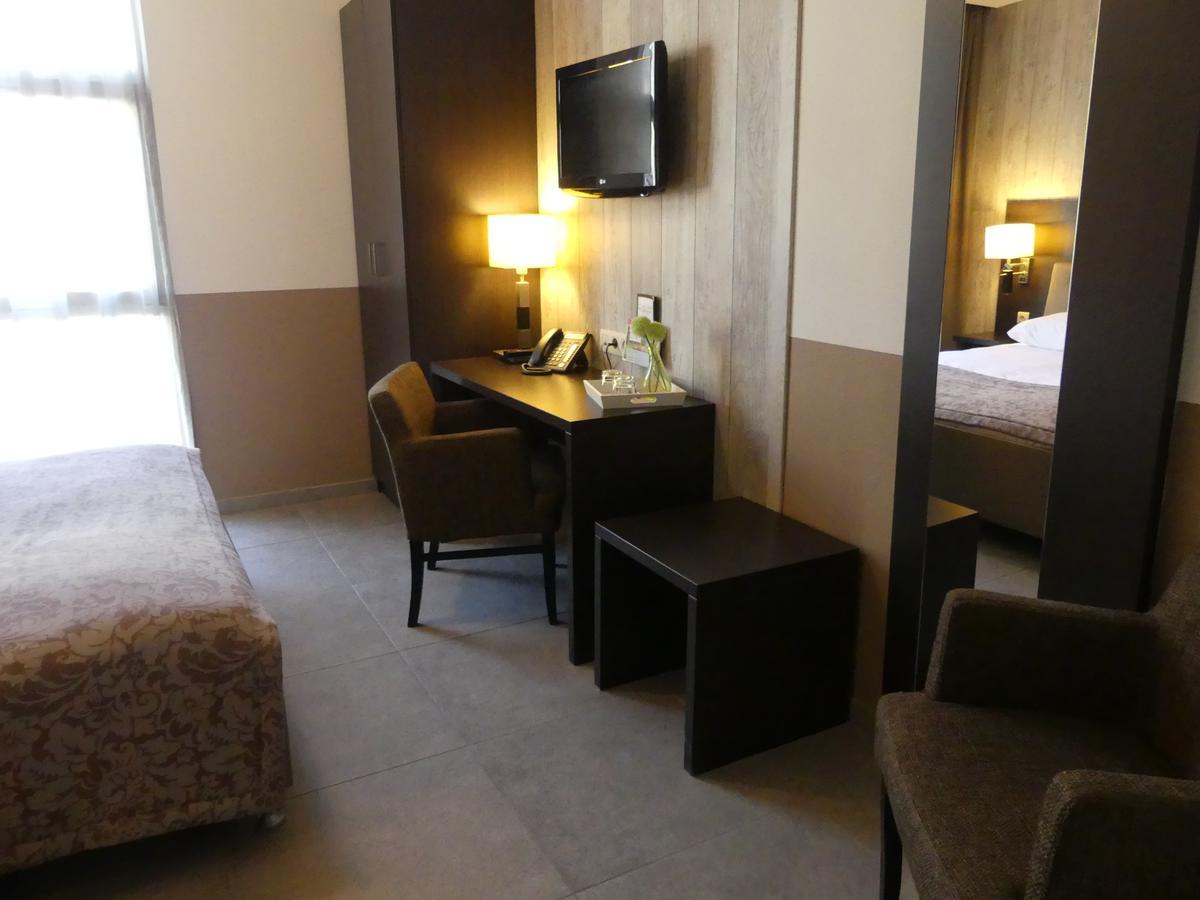 Hotel De Maaskant Maaseik Εξωτερικό φωτογραφία